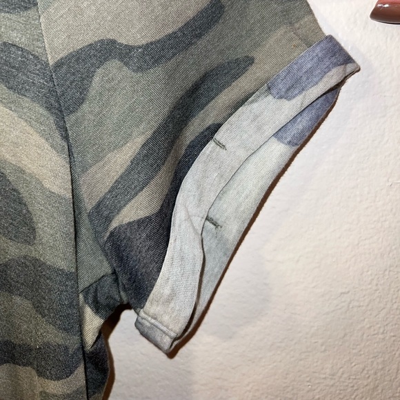 CAMO CUFFED SLIM FIT TEE - Picture 4 of 8